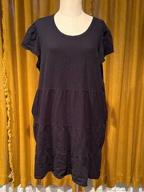 Time and Tru Black Short Sleeve Tiered Mini Dress